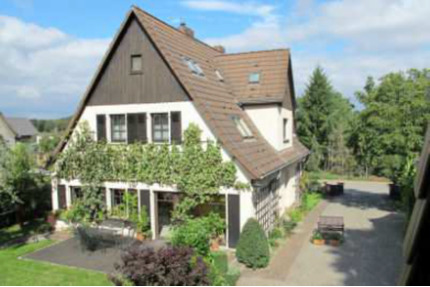 Landhaus mit Atelier-Praxisgebäude – Wohnen & Arbeiten möglich - Bad Bibra