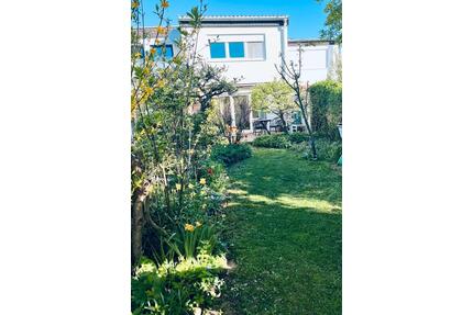 Teilmodernisiertes Reihenhaus in hervorragender Lage - Mainz Ebersheim