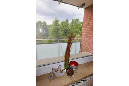 freie Wohnung - 2 Zimmer - 60 m2 - toller Schnitt 2 Zimmer + Loggia + Tiefgarage + Keller - - Hamburg Wandsbek