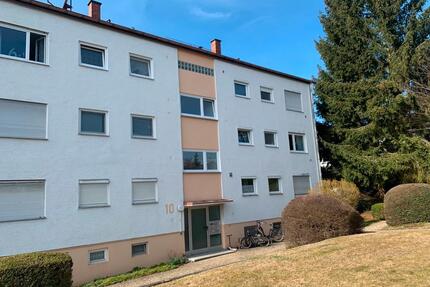 Attraktive 4-Zimmer-Wohnung mit Balkon, Garage und Hobbyraum - Steinenbronn