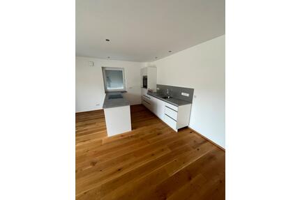 EG Wohnung zu vermieten - 1.590,00&nbsp;EUR Kaltmiete, ca.&nbsp; 103,00&nbsp;m&sup2; in Aichach (PLZ: 86551)