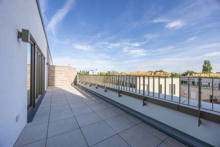 Wohnung zum Mieten in Düsseldorf - Oberkassel 2.585,00 € 96 m²