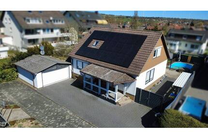 Einfamilienhaus mit Doppelgarage und Pool - Willebadessen
