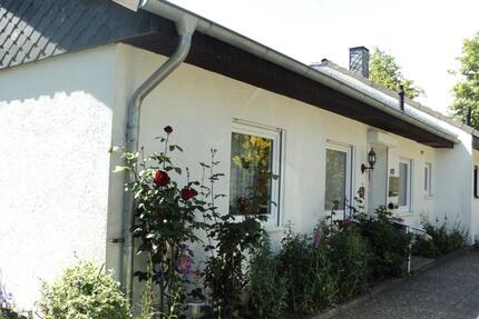 Von Privat Doppelhaushälfte in ruhiger Lage - Neumünster Böcklersiedlung