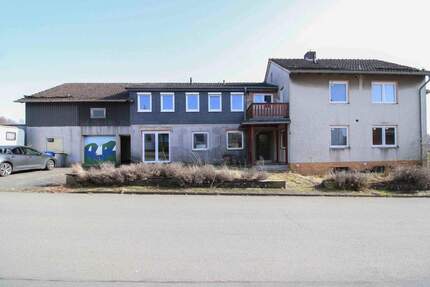 Genehmigtes 6-Parteien-Haus mit großem Grundstück und Fertigstellungschance in Warburg-Bonenburg