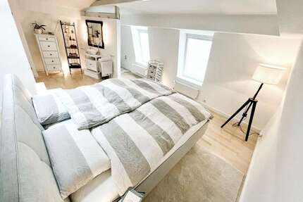 Haus zum Mieten in Hamburg 3.620,00 € 240 m²