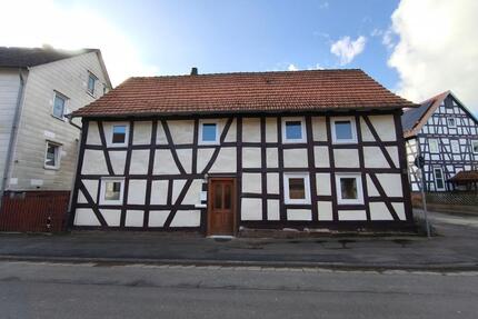Fachwerkhaus, ehem. Schule von Gisselberg und Niederweimar - Weimar (Lahn)