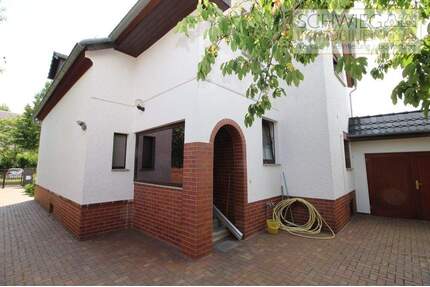 Einfamilienhaus in Ströbitz mit Doppelcarport, Garten und Nebengelass - Cottbus