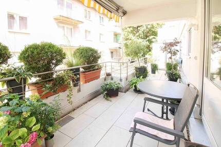 Barrierefrei und großzügig Wohnen in zentraler Lage: 4 Zi-WHG mit großen Balkon und TG-Stellplatz - Reutlingen Innenstadt