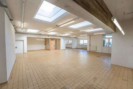 Halle in Poing 1.650,00 € 179.46 m²