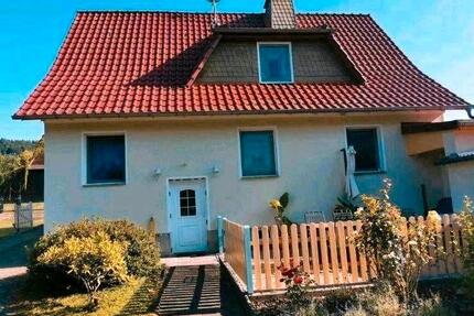 Lichtdurchflutetes EFH mit Garten und Pool: Familienglück pur - Sollstedt