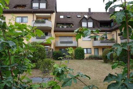 Attraktive, großzügig bemessene 3-Zimmer-Wohnung, zentrumsnah in Altdorf - ruhige Lage. - Altdorf bei Nürnberg