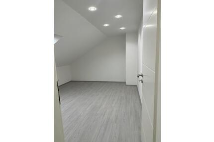 Dachgeschosswohnung zu vermieten - Köln Ehrenfeld