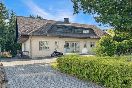 Wohlfühlhaus mit zwei Einliegerwohnungen - stilvoll, vielseitig, - Altenkirchen (Westerwald)