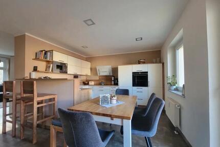 3 Raum Maisonette-Wohnung mit 2 Balkonen und Stellplatz - Zwickau