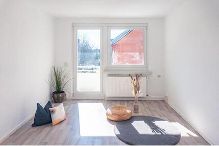 Helle 2-Raum-Balkonwohnung mit Einbauküche - Chemnitz Hilbersdorf