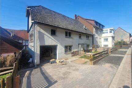 Viel Platz, viele Zimmer & viel Ruhe. Großzügiges Einfamilienhaus samt Garage - Uslar / Gierswalde