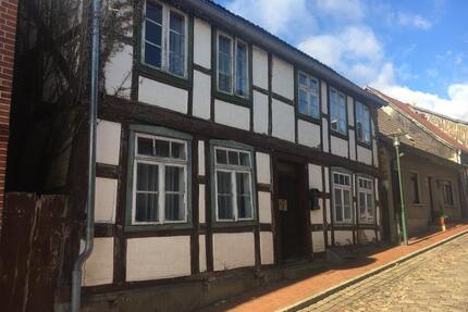 Fachwerkhaus in Plau am See - 86.000,00&nbsp;EUR Kaufpreis, ca.&nbsp; 95,00&nbsp;m&sup2; in Plau am See (PLZ: 19395)