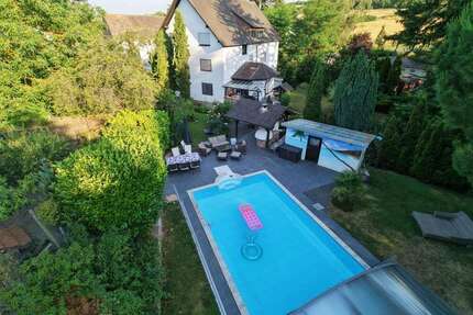 Haus zum Kaufen in Mertesheim 899.000,00 € 386 m²