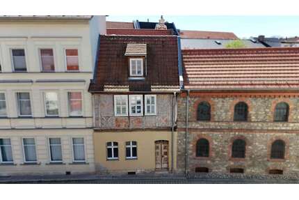 Haus zum Kaufen in Aschersleben 67.000,00 € 70 m²