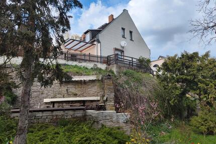 Freistehendes Einfamilienhaus in sensationeller Lage - Bernburg (Saale)