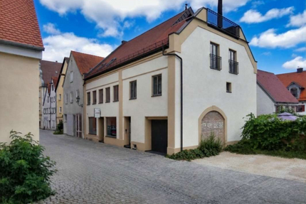 Haus zum Kaufen in Lauingen 700.000,00 € 350 m²