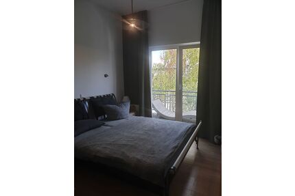 Provisionsfreie 2-Zimmer-Penthousewohnung mit umlaufendem Balkon in Bonn – Rheinnähe