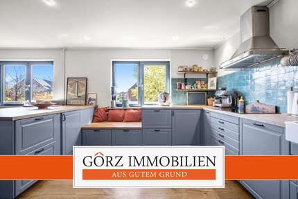 Haus zum Kaufen in Henstedt-Ulzburg 699.000,00 € 250 m²