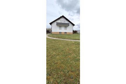 Hausverkauf - 562.000,00&nbsp;EUR Kaufpreis, ca.&nbsp; 274,00&nbsp;m&sup2; in Buttenheim (PLZ: 96155)