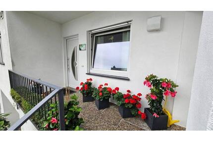 Attraktive 4,5-Zimmer-Terrassenwohnung, mit Waschraum und Keller auf einer Ebene - Baden-Baden Haueneberstein