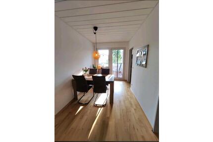 Großzügige 3,5 Zi. Wohnung, 2 Balkone, Stellplatz Untereisesheim