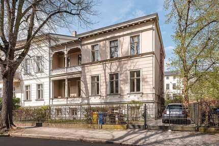 Haus zum Kaufen in Potsdam 2.425.000,00 € 392 m²