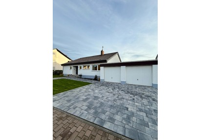 - REDUZIERT- Liebhaber aufgepasst: Modernisierter Wohlfühl-Bungalow mit Sauna in Weilerbachs Toplage