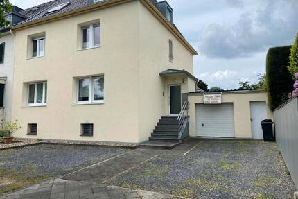 3 Familienhaus, gute Lage in Mönchengladbach , Preis auf Anfrage