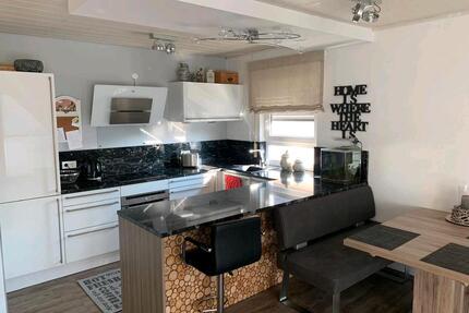 Stilvolle 3 Zimmer Wohnung mit Balkon, Einbauküche, Stellplatz NR - Rodenbach