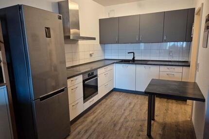 Moderne Wohnung am Benrather Schloss, mit Übernahme Einbaküche - Düsseldorf Stadtbezirk 9