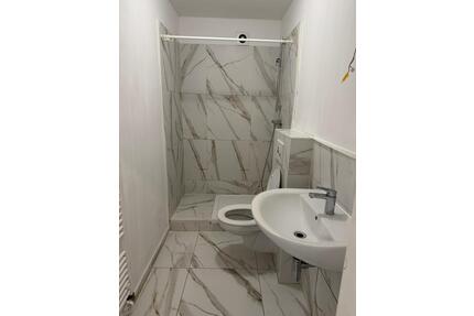 Kernsaniert! 2-Zimmer-Wohnung im 1. OG mit Einbauküche + Keller - Peine Südstadt