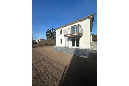 Neubau Erstbezug! Wunderschöne 3 ZW mit Terrasse plus Küche, EBK, Keller, 2 Stellplätze - Fürth Stadeln