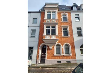 Dachgeschosswohnung in Gründerzeithaus in Duisburg-Duissern