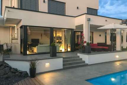 Haus zum Kaufen in Horhausen 977.000,00 € 210 m²