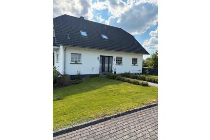 Gepflegtes Einfamilienhaus im Grünen! Top Lage - Malberg