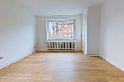 Perfekt für eine kleine Familie: Moderne 4-Zimmer-Wohnung mit BALKON, EBK und modernem Wannenbad - Rendsburg