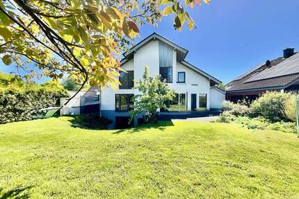 Haus zum Kaufen in Lohmar 980.000,00 € 349 m²