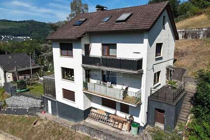 Haus zum Kaufen in Altena 239.000,00 € 179.18 m²