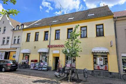 Haus zum Kaufen in AkenElbe 228.000,00 € 213 m² - Aken/Elbe