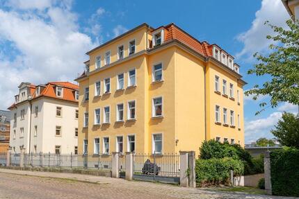 Modernisierte 2-Zimmer-Wohnung mit neuer Einbauküche in Dresden-Löbtau