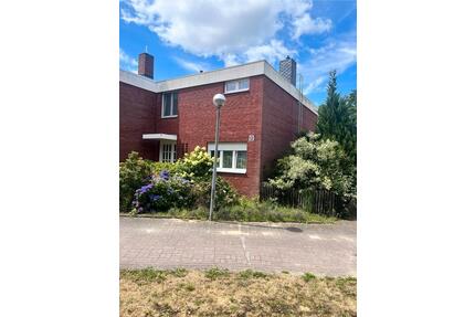 Reihenendhaus mit guter Lage, Terrasse, Garten und Garage - Uelzen