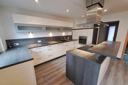 3,5-Zimmer-Wohnung in Hauswurz - 750,00&nbsp;EUR Kaltmiete, ca.&nbsp; 100,00&nbsp;m&sup2; in Neuhof (PLZ: 36119)