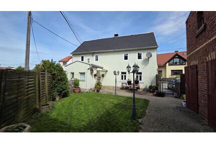 Gemütliches EFH in Auerbach-Rebesgrün – 1.125 m² Grundstück - Auerbach/Vogtland