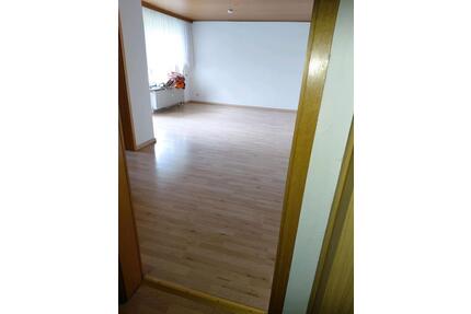 Helle 3 Zi. Teilm. Renov. Ab Mai. Nähe Kreishaus 800KM zzgl. NK - Detmold